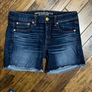 American Eagle Outfitters Boy MIDI denim shorts
